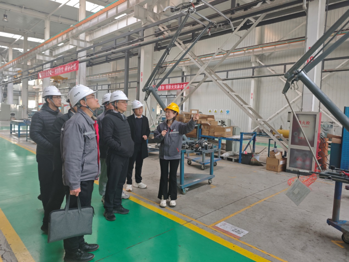学院带队参观企业生产车间